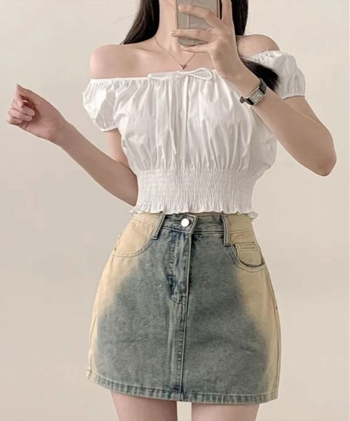 kirakiraShop(キラキラショップ)の「シャーリング オフショルダー ブラウス 半袖(シャツ/ブラウス・レディース・ブラック/ホワイト/チェック・FREE)」の5枚目の写真
