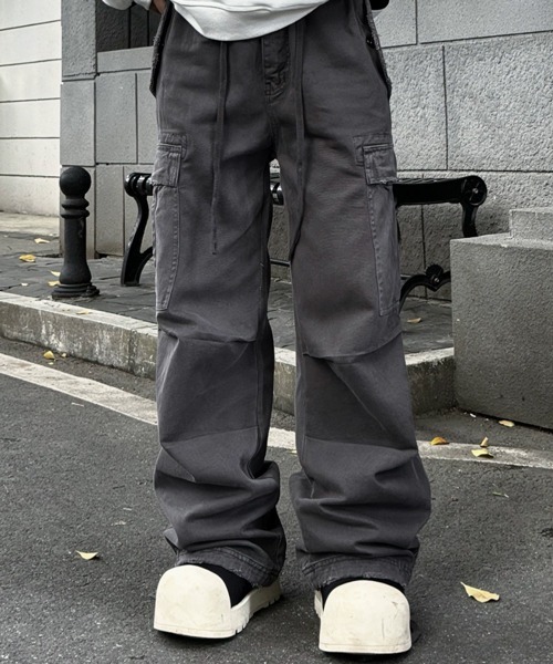 NOWLE（ノウル）の「【NOWLE】ヴィンテージライク ルーズフィット カーゴパンツ（カーゴパンツ・メンズ・グレー/ブラック/ブラウン・SMALL/X-LARGE/LARGE/MEDIUM）」の21枚目の写真