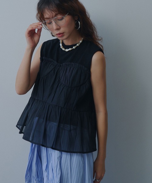 bohmal（ボマール）の「ビスチェレイヤード風フレンチスリーブトップス（Tシャツ/カットソー・レディース・ホワイト×ブラック/ブラック×ブラック・FREE）」の2枚目の写真