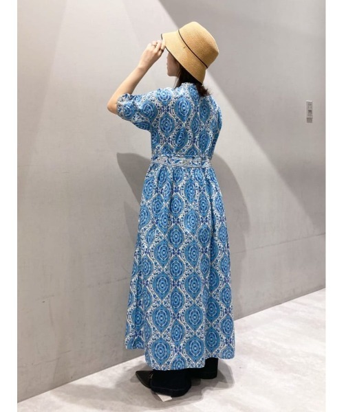 CRAFT STANDARD BOUTIQUE(クラフトスタンダードブティック)の「インド綿アラベスク柄ワンピース(ワンピース・レディース・カーキ/ブルー・FREE)」の4枚目の写真