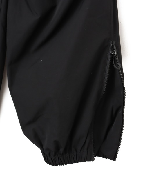 atmos（アトモス）の「atmos Performance Utility Cargo Track Pants / アトモス パフォーマンス ユーティリティ カーゴ トラック パンツ（その他パンツ・メンズ・ブラック/カーキ/ブルー・M/L/XL）」の12枚目の写真