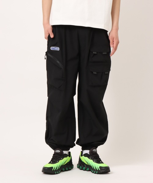 atmos（アトモス）の「atmos Performance Utility Cargo Track Pants / アトモス パフォーマンス ユーティリティ カーゴ トラック パンツ（その他パンツ・メンズ・ブラック/カーキ/ブルー・M/L/XL）」の15枚目の写真