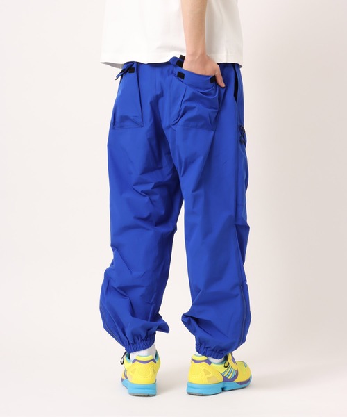 atmos（アトモス）の「atmos Performance Utility Cargo Track Pants / アトモス パフォーマンス ユーティリティ カーゴ トラック パンツ（その他パンツ・メンズ・ブラック/カーキ/ブルー・M/L/XL）」の5枚目の写真