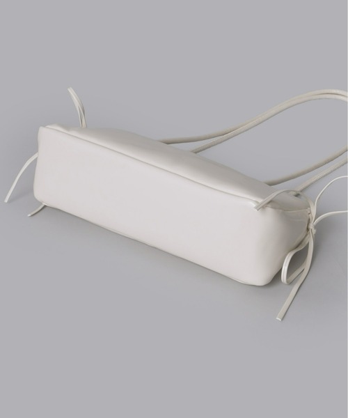 Olu.(オルドット)の「サイドリボンスクエアバッグ(ハンドバッグ・レディース・アイボリー/ブラック/ベビーピンク・FREE)」の15枚目の写真