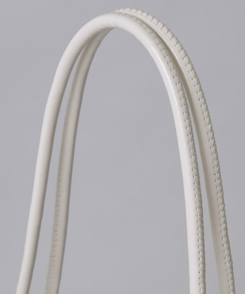 Olu.(オルドット)の「サイドリボンスクエアバッグ(ハンドバッグ・レディース・アイボリー/ブラック/ベビーピンク・FREE)」の9枚目の写真