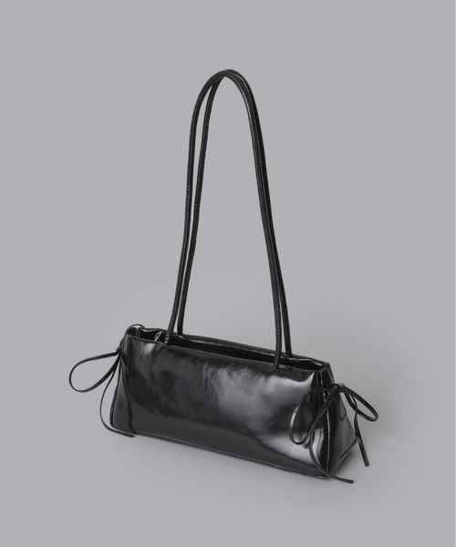 Olu.(オルドット)の「サイドリボンスクエアバッグ(ハンドバッグ・レディース・アイボリー/ブラック/ベビーピンク・FREE)」の6枚目の写真