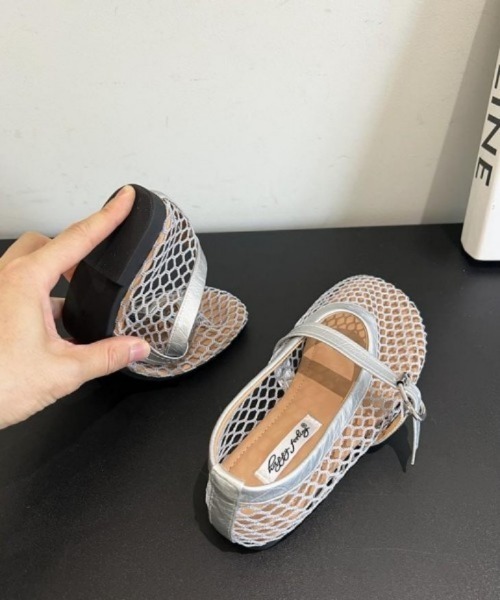 AMELY(エミリー)の「ベルトメッシュ バレエシューズ(バレエシューズ・レディース・ブラック/アイボリー/シルバー/ベージュ/レッド・38/36/40/35/39/37)」の14枚目の写真