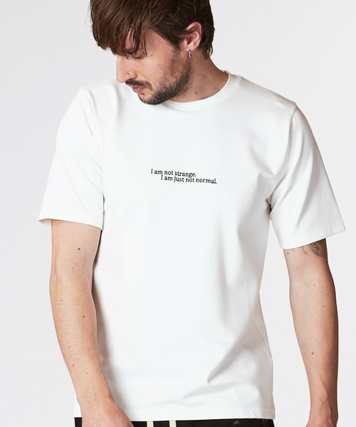 NO ID.(ノーアイディ)の「【NO ID.】Embroidery Message Crew Neck T-Shirt / エンブロイダリー メッセージ クルーネック Tシャツ(Tシャツ/カットソー・メンズ・ブラック/ブラウン/ホワイト・1/2)」の2枚目の写真