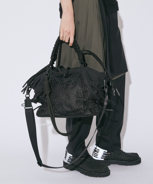 beautiful people（ビューティフルピープル）の「over engineering    hanging tote bag（ショルダーバッグ・レディース・ブラック・FREE）」の8枚目の写真