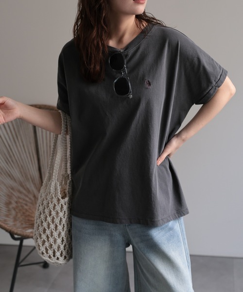 U.S. POLO ASSN.(ユーエスポロアッスン)の「【U.S.POLO ASSN./ユーエスポロアッスン】ピグメントTシャツ《動画あり》(Tシャツ/カットソー・レディース・スミクロ/パープル/ベージュ・MEDIUM/LARGE)」の6枚目の写真