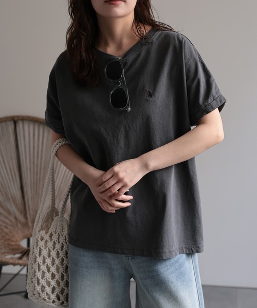 U.S. POLO ASSN.(ユーエスポロアッスン)の「【U.S.POLO ASSN./ユーエスポロアッスン】ピグメントTシャツ《動画あり》(Tシャツ/カットソー・レディース・スミクロ/パープル/ベージュ・MEDIUM/LARGE)」の5枚目の写真