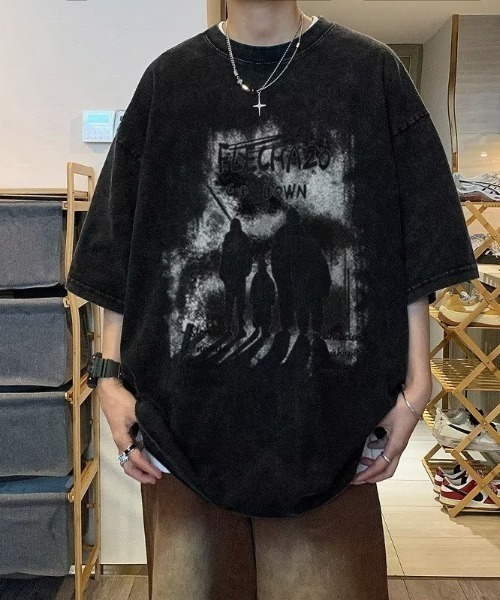 link lot(リンクロット)の「オーバーサイズ ウォッシュ加工 グラフィックTシャツ ピグメントT ナンバリング(Tシャツ/カットソー・メンズ・ベージュ/ブラック・M/L)」の2枚目の写真