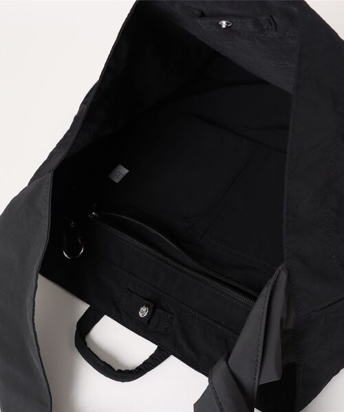 GEORGE'S（ジョージズ）の「※掲載しない※NRIPSTRAPTOTE（トートバッグ・レディース・ライトベージュ/ブラック/その他1・FREE）」の6枚目の写真