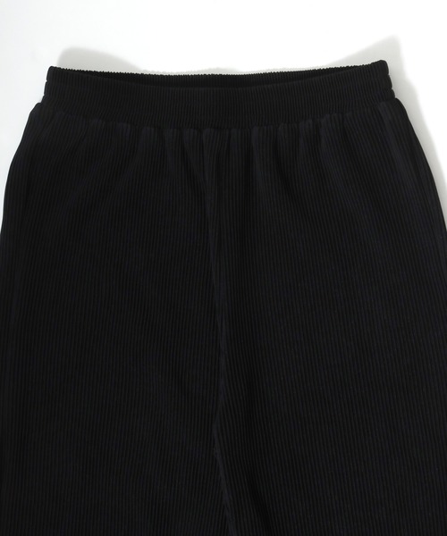 Salong hameu(サロン ハミュー)の「無地カットプリーツパンツ/ストレートシルエット イージーパンツ レディース(その他パンツ・レディース・カーキ/ブラック/チャコールグレー/モカ/ブルー・L/M)」の6枚目の写真