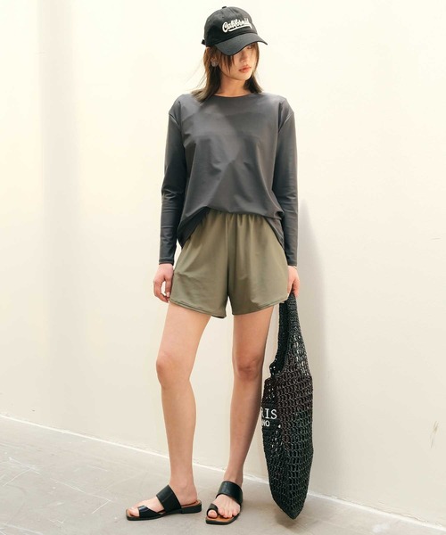 OSYAREVO(オシャレボ)の「水着 レディース 体型カバー ラッシュガード フィットネス 水陸両用 ラッシュ ショートパンツ セットアップ セパレート(ラッシュガード・レディース・ホワイト系その他2/ブラック系その他/ホワイト系その他/グレー・X-LARGE/LARGE/MEDIUM)」の15枚目の写真