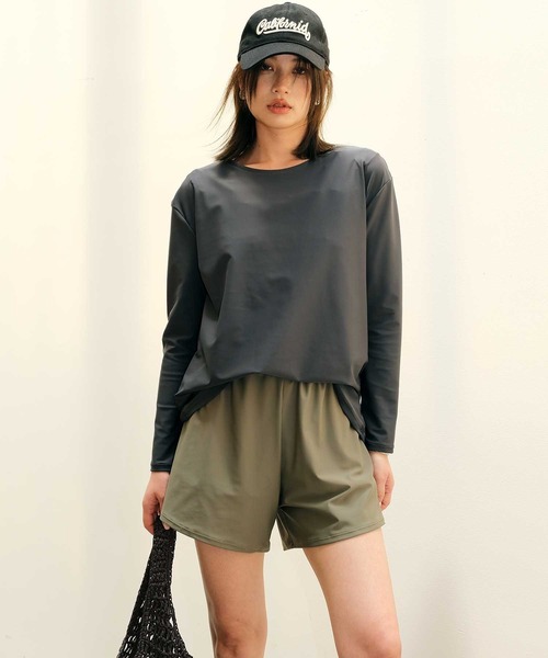 OSYAREVO(オシャレボ)の「水着 レディース 体型カバー ラッシュガード フィットネス 水陸両用 ラッシュ ショートパンツ セットアップ セパレート(ラッシュガード・レディース・ホワイト系その他2/ブラック系その他/ホワイト系その他/グレー・X-LARGE/LARGE/MEDIUM)」の16枚目の写真