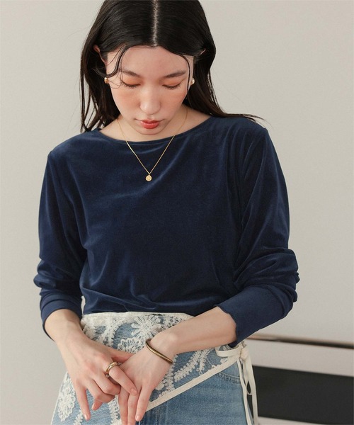 titivate（ティティベイト）の「シアーベロアロングTシャツ（Tシャツ/カットソー・レディース・ピンク/ブラウン/ネイビー/アイボリー/グレイッシュベージュ/ブラック・L/M/S）」の5枚目の写真