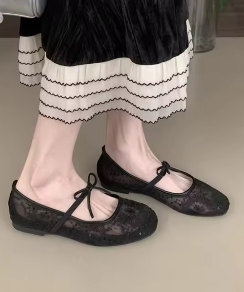 VIBGYOR(ヴィブジョー)の「FReePLACe/シアー レース リボン フラットシューズ X12509(パンプス・レディース・ブラック・37/38/36/39)」の4枚目の写真