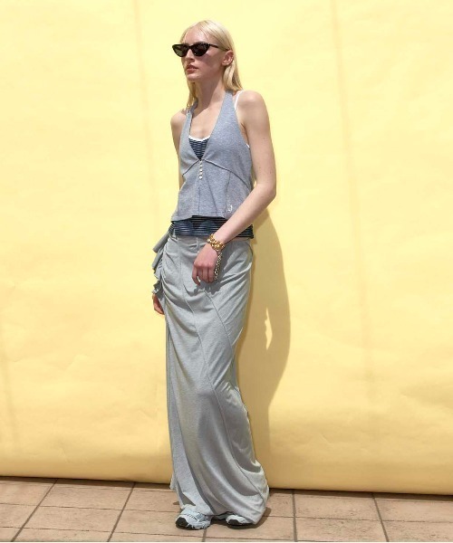 MAISON SPECIAL(メゾンスペシャル)の「Ruffled Draped Maxi Skirt/フリルドレープマキシスカート■セットアップ対応■(スカート・レディース・ライトグレー/チャコールグレー/ピンク・36/38)」の5枚目の写真
