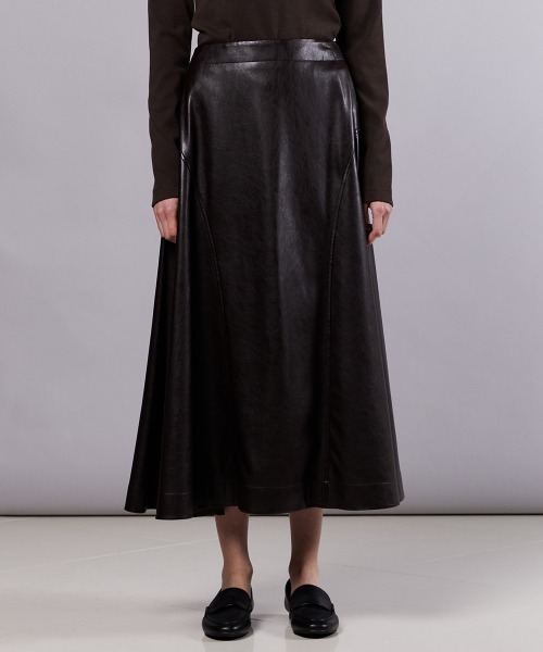 Sov.（ソブ）の「フェイクレザースカート（スカート・レディース・ダークブラウン/ブラック・38/36）」の14枚目の写真