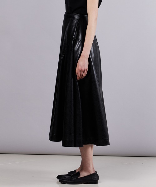 Sov.（ソブ）の「フェイクレザースカート（スカート・レディース・ダークブラウン/ブラック・38/36）」の16枚目の写真