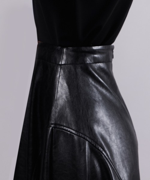 Sov.（ソブ）の「フェイクレザースカート（スカート・レディース・ダークブラウン/ブラック・38/36）」の5枚目の写真