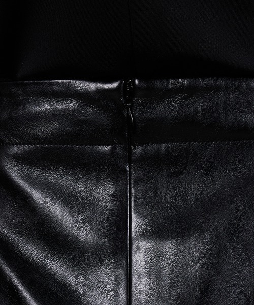 Sov.（ソブ）の「フェイクレザースカート（スカート・レディース・ダークブラウン/ブラック・38/36）」の7枚目の写真