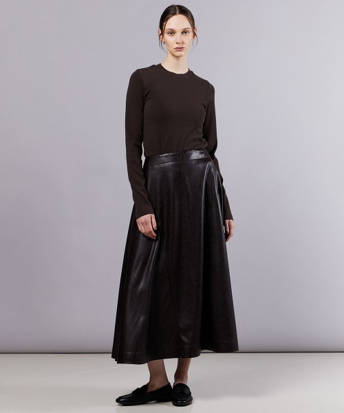 Sov.（ソブ）の「フェイクレザースカート（スカート・レディース・ダークブラウン/ブラック・38/36）」の11枚目の写真