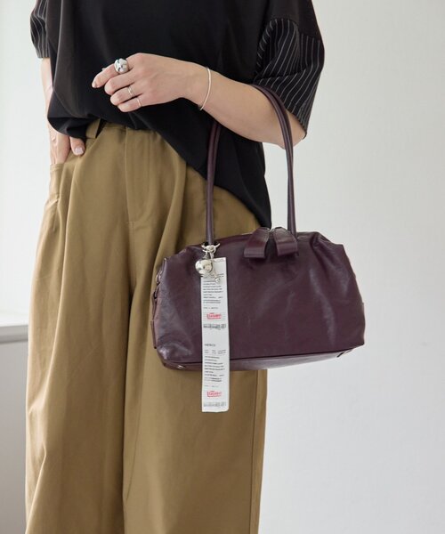 ear PAPILLONNER（イアパピヨネ）の「【インフルエンサーouchi企画】メタルボール×レシート風チャーム（チャーム・レディース・ブラック/ホワイト・FREE）」の5枚目の写真