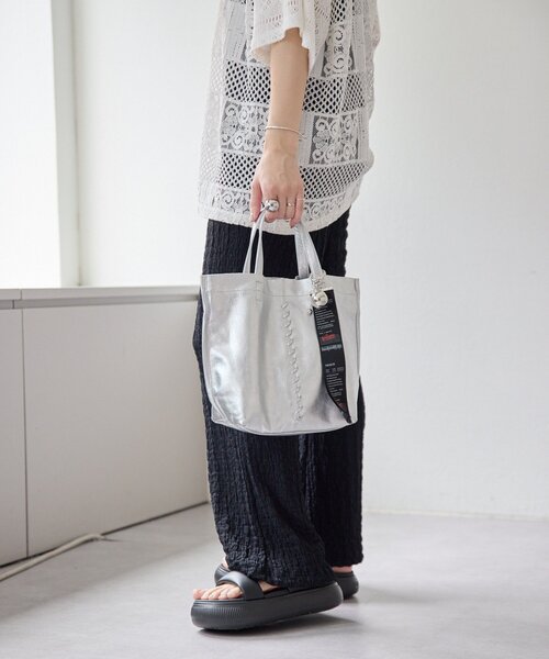 ear PAPILLONNER（イアパピヨネ）の「【インフルエンサーouchi企画】メタルボール×レシート風チャーム（チャーム・レディース・ブラック/ホワイト・FREE）」の15枚目の写真