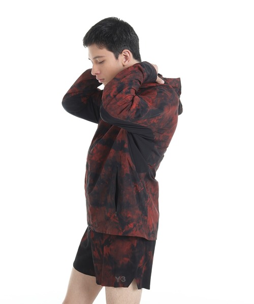 Y-3(ワイスリー)の「Y-3 AOP RUNNING JACKET(ブルゾン・メンズ・オレンジ系その他・MEDIUM/SMALL/X-LARGE/XX-LARGE/X-SMALL/LARGE)」の2枚目の写真