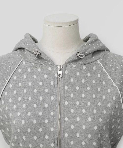 パーカー A'GEM/9 × .kom「.KOM/ドットケーオーエム」ドット半袖フーディージップパーカー レディース A'GEM/9 × .kom『.KOM/ドットケーオーエム』ドット半袖