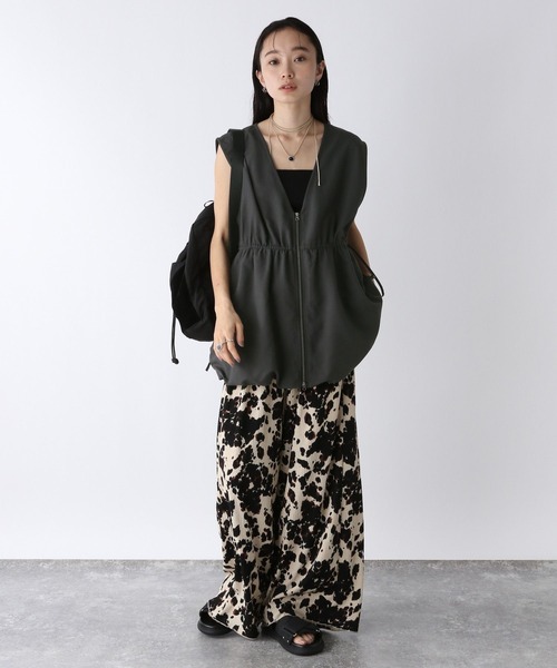 JEANASIS（ジーナシス）の「ドロストバルーンベスト/580944（ベスト・レディース・アイボリー/スミクロ/カーキブラウン・FREE）」の16枚目の写真