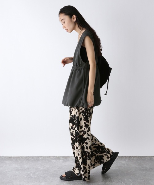 JEANASIS（ジーナシス）の「ドロストバルーンベスト/580944（ベスト・レディース・アイボリー/スミクロ/カーキブラウン・FREE）」の17枚目の写真