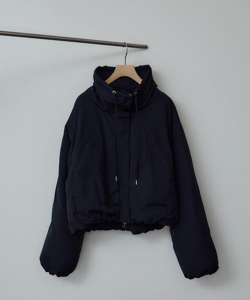 SALON adam et rope'（サロン アダム エ ロペ）の「[GREENDOWN（グリーンダウン）]クロップドダウンブルゾン/ 撥水加工（ダウンジャケット/コート・レディース・オフホワイト/ブラック/ベージュ・FREE）」の9枚目の写真