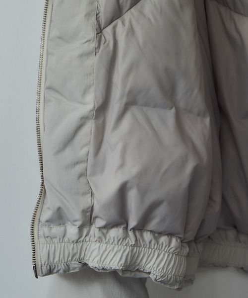 SALON adam et rope'（サロン アダム エ ロペ）の「[GREENDOWN（グリーンダウン）]クロップドダウンブルゾン/ 撥水加工（ダウンジャケット/コート・レディース・オフホワイト/ブラック/ベージュ・FREE）」の15枚目の写真