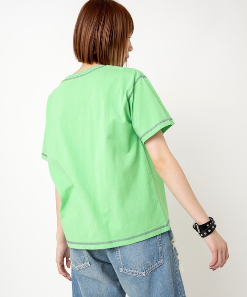 RNA（アールエヌエー）の「M2524 SIDEWAYSロゴベーシックT（Tシャツ/カットソー・レディース・ホワイト/グリーン/ブラック・MEDIUM）」の9枚目の写真