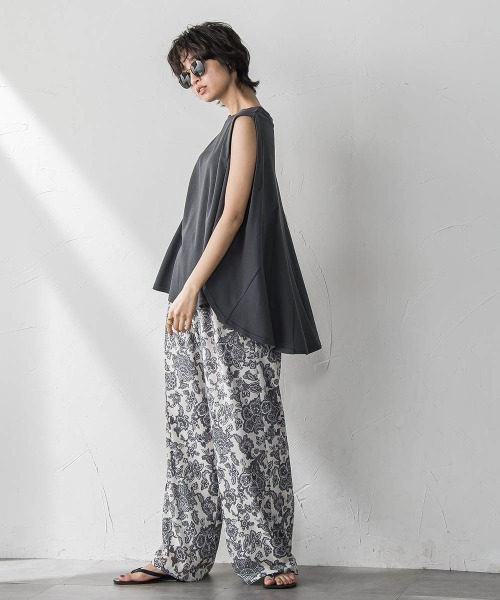 MAYSON GREY（メイソングレイ）の「パネル切替えノースリーブプルオーバー≪手洗い可能≫（Tシャツ/カットソー・レディース・チャコールグレー/オフホワイト/ベージュ・M）」の8枚目の写真