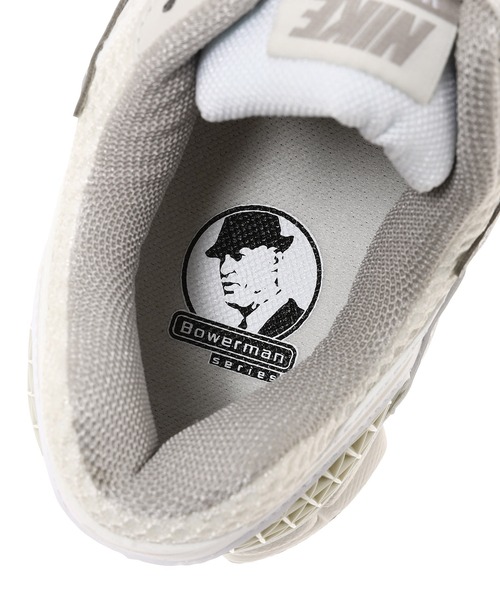 NIKE（ナイキ）の「NIKE WMNS ZOOM VOMERO 5 HQ0458-001（スニーカー・レディース・ホワイト・24㎝/23.5㎝/24.5㎝/25㎝/23㎝）」の3枚目の写真
