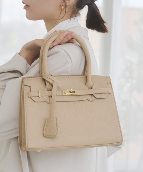 ANGIE（アンジー）の「2WAY 金具付き ショルダー バッグ（ハンドバッグ・レディース・ベージュ/ブラック・FREE）」の2枚目の写真