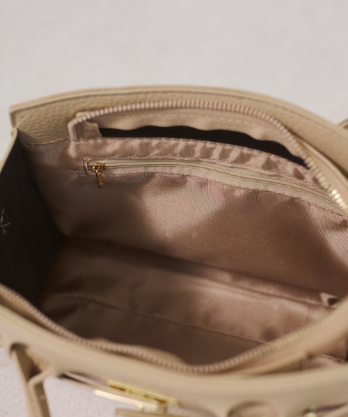 ANGIE（アンジー）の「2WAY 金具付き ショルダー バッグ（ハンドバッグ・レディース・ベージュ/ブラック・FREE）」の16枚目の写真