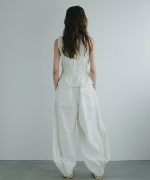 ETRE TOKYO（エトレトウキョウ）の「コットンシルクカーヴィーパンツ（その他パンツ・レディース・グレー/オフホワイト・M/S）」の8枚目の写真