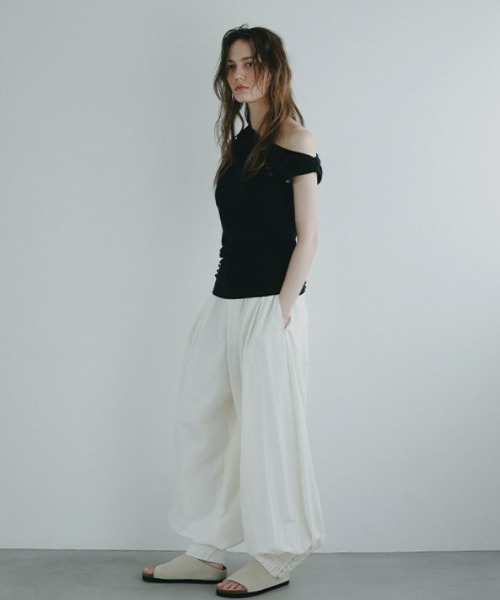 ETRE TOKYO（エトレトウキョウ）の「コットンシルクカーヴィーパンツ（その他パンツ・レディース・グレー/オフホワイト・M/S）」の10枚目の写真
