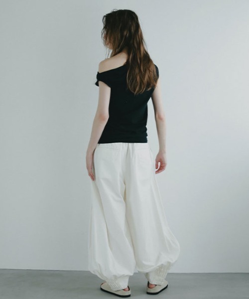ETRE TOKYO（エトレトウキョウ）の「コットンシルクカーヴィーパンツ（その他パンツ・レディース・グレー/オフホワイト・M/S）」の11枚目の写真