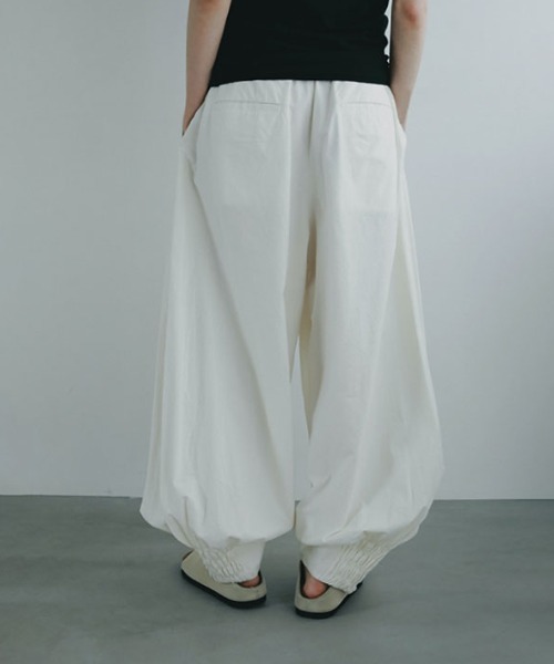 ETRE TOKYO（エトレトウキョウ）の「コットンシルクカーヴィーパンツ（その他パンツ・レディース・グレー/オフホワイト・M/S）」の12枚目の写真