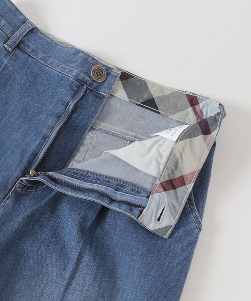 BLUE LABEL CRESTBRIDGE(ブルーレーベルクレストブリッジ)の「ライトデニムワイドパンツ(デニムパンツ・レディース・ネイビー/ブルー系その他4・40/38/36/34)」の10枚目の写真