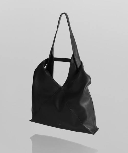 YArKA（ヤーカ）の「【YArKA/ヤーカ】real leather different length handles tote [trgl5] / 長短ハンドルトートバッグ（トートバッグ・レディース・ブラック・FREE）」の9枚目の写真