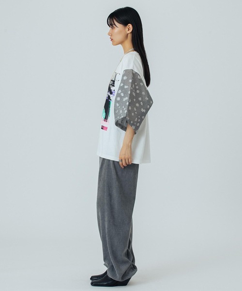 OKIRAKU（オキラク）の「(OKIRAKU×ROSEBUD)FLOWER SLEEVE GRAPHIC TOP（Tシャツ/カットソー・レディース・ホワイト/グレー・ONE SIZE）」の12枚目の写真
