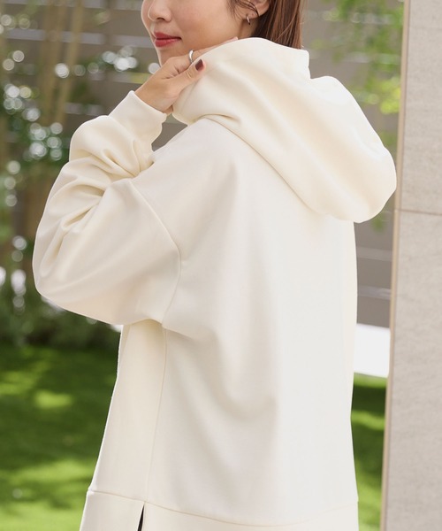 THE CRAFT CREW PRODUCTS(ザクラフトクループロダクツ)の「オーバーサイズ サイドスリット ソフトダンボールニットパーカー【THE CRAFT CREW PRODUCTS】(パーカー・レディース・ブラック/ライトグレー/アイボリー・M/L)」の6枚目の写真