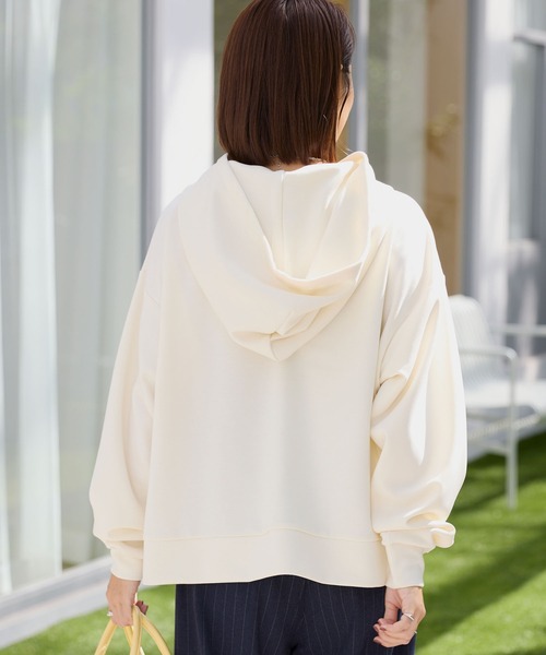 THE CRAFT CREW PRODUCTS(ザクラフトクループロダクツ)の「オーバーサイズ サイドスリット ソフトダンボールニットパーカー【THE CRAFT CREW PRODUCTS】(パーカー・レディース・ブラック/ライトグレー/アイボリー・M/L)」の10枚目の写真